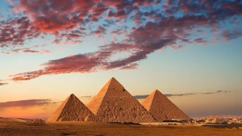 Best Time to Visit the Giza Pyramids: Hours, Seasons, Light, Crowds & Comfort